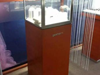 深圳密度板貼飾面烤漆亮光收藏博物館展柜制作工廠 專業(yè)設(shè)計(jì)與上門(mén)安裝服務(wù)